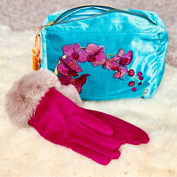 Powder Designs UK Bettina Fuchsia Gloves Faux Fur - Picture 8 of 14